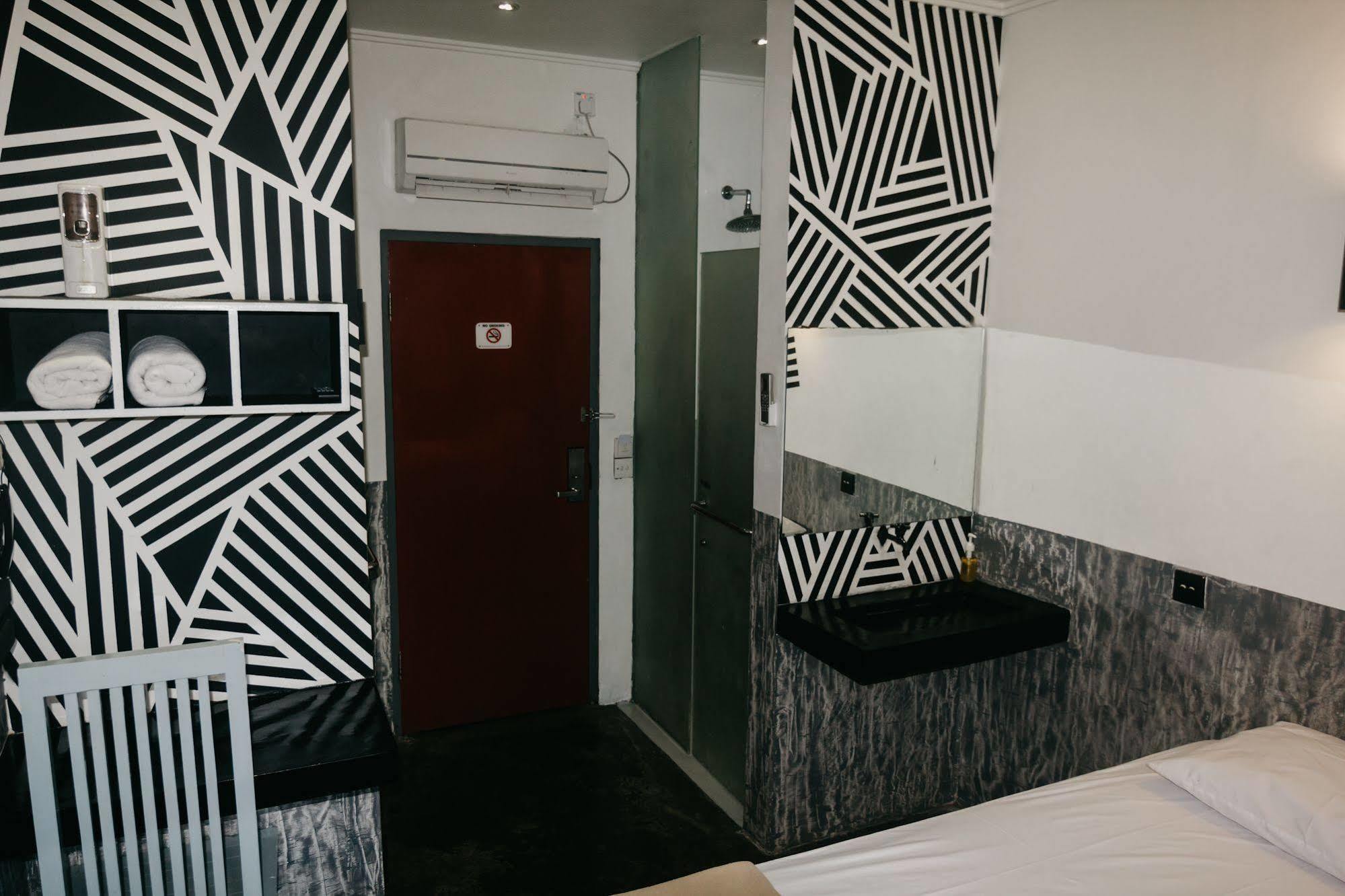 Kayun Hostel Legian Esterno foto
