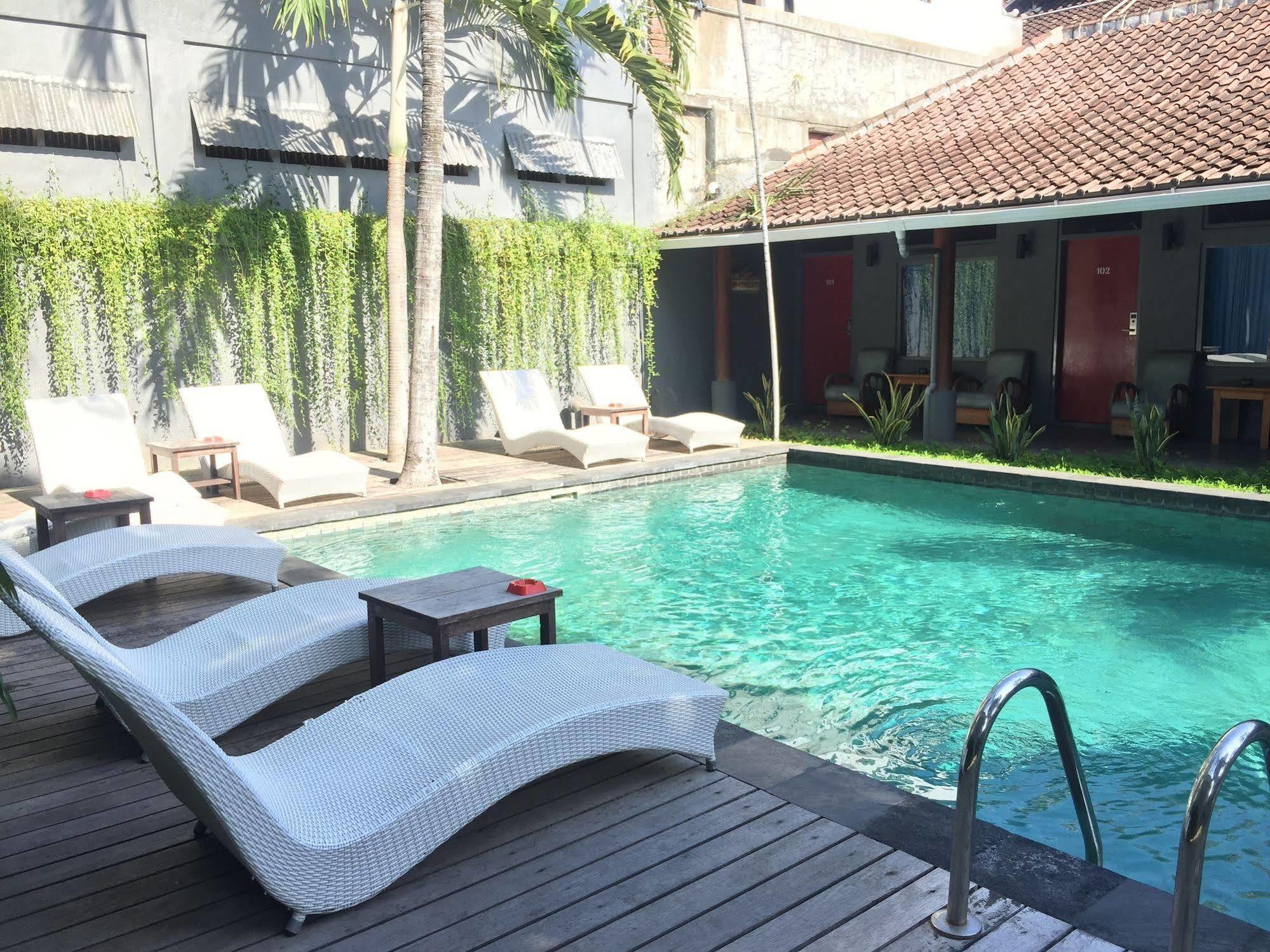 Kayun Hostel Legian Esterno foto