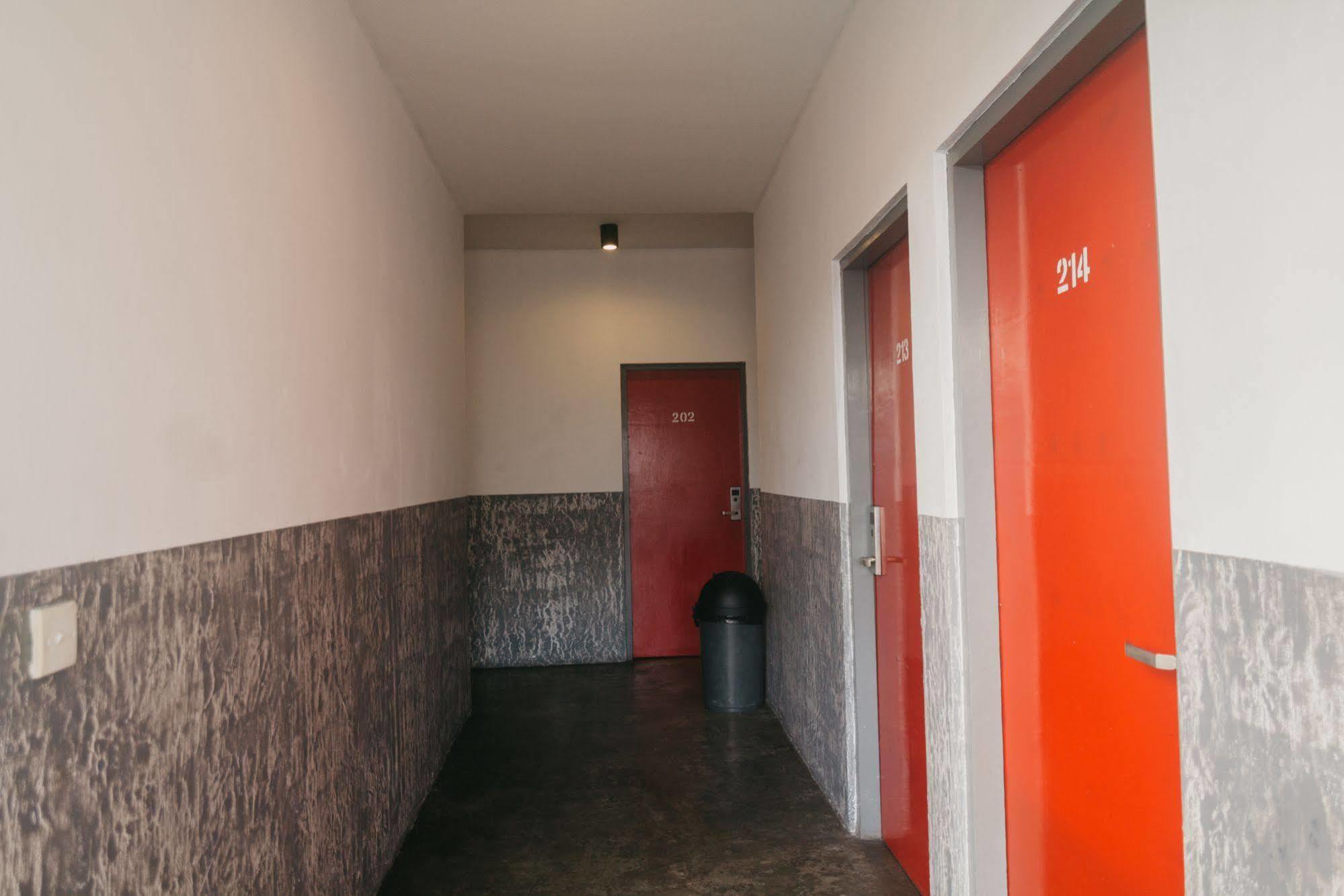 Kayun Hostel Legian Esterno foto