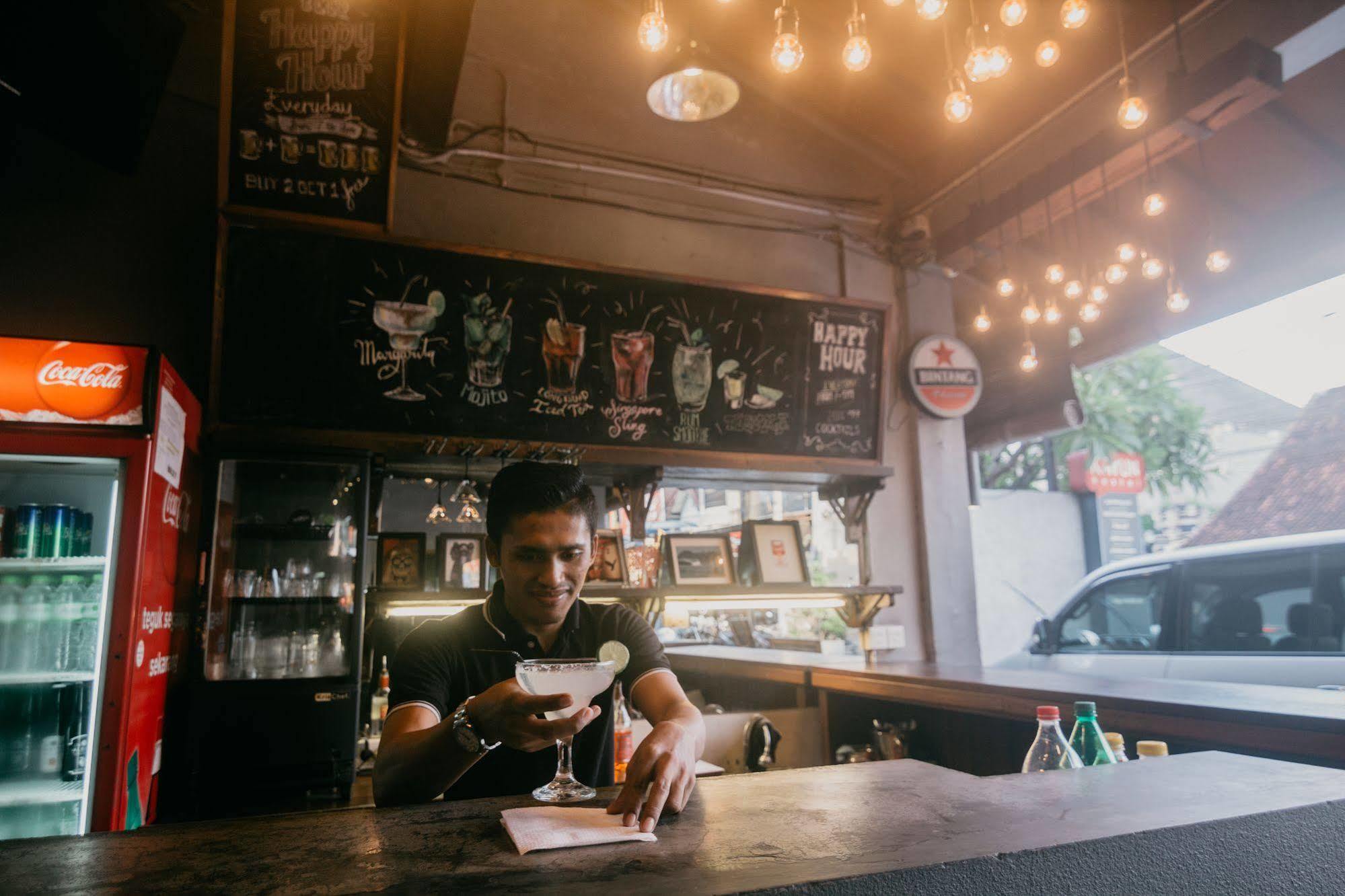 Kayun Hostel Legian Esterno foto